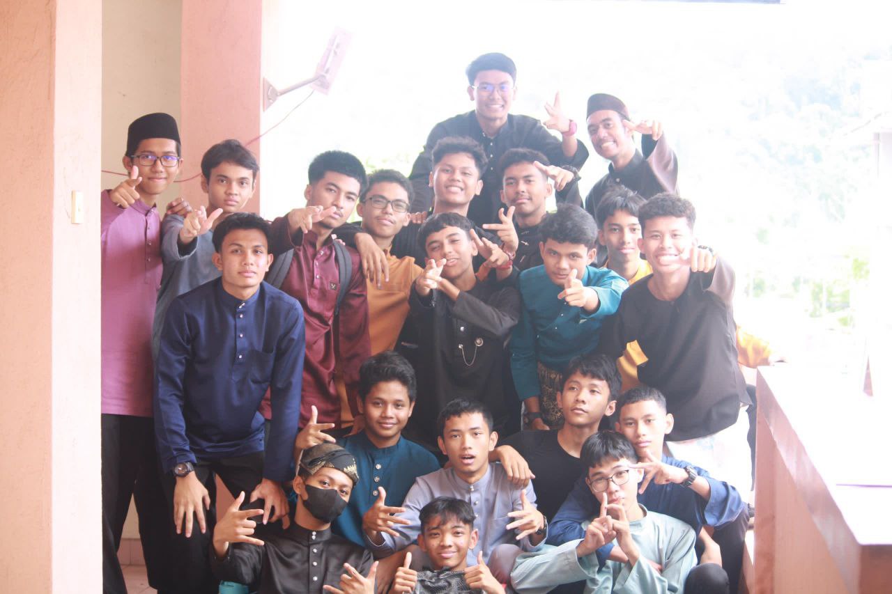 Hari Raya photo with the gang